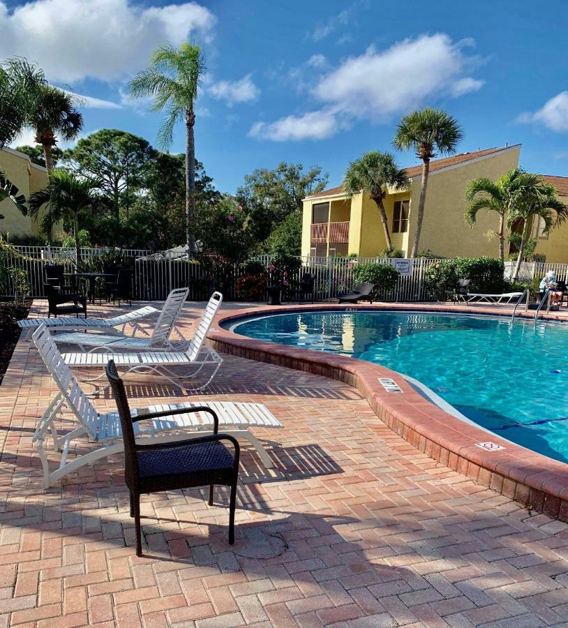 Sienna Park Apartments サラソータ エクステリア 写真